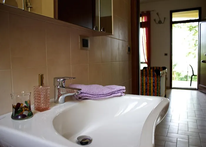 Апартаменты Rural Retreat In Sassoleone *