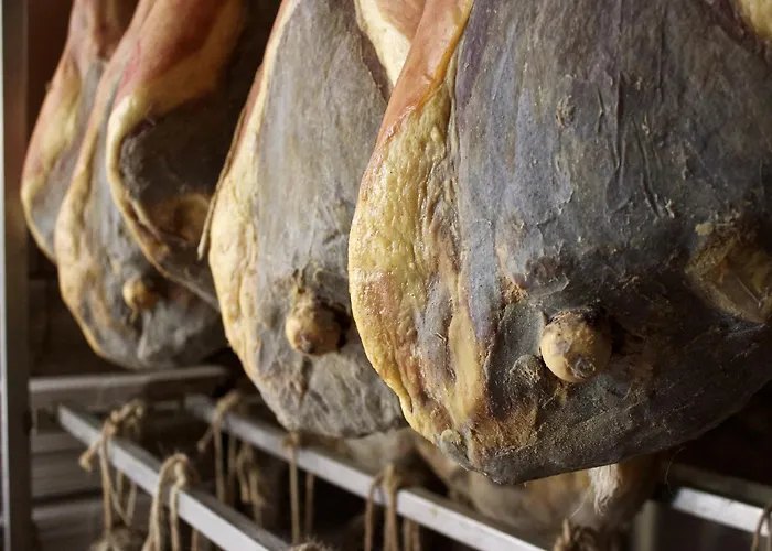 Rural Retreat In Sassoleone Апартаменты